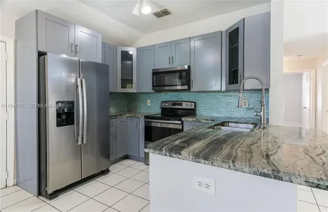 1101 SW 86th Avenue Pembroke Pines FL 33025