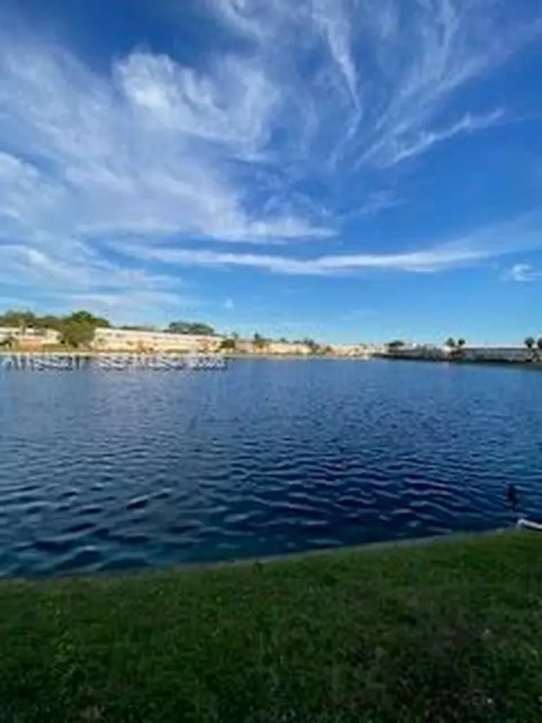925 SW 11th Avenue Hallandale Beach FL 33009
