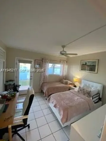 925 SW 11th Avenue Hallandale Beach FL 33009