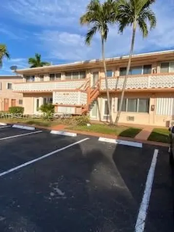 925 SW 11th Avenue Hallandale Beach FL 33009