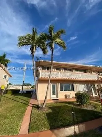 925 SW 11th Avenue Hallandale Beach FL 33009