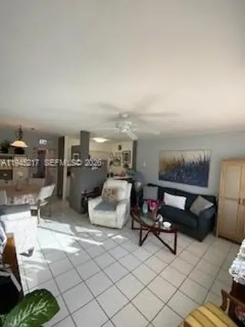 925 SW 11th Avenue Hallandale Beach FL 33009