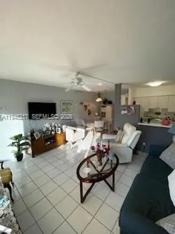 925 SW 11th Avenue Hallandale Beach FL 33009