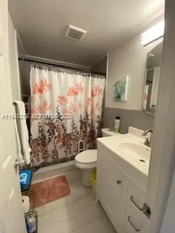 925 SW 11th Avenue Hallandale Beach FL 33009
