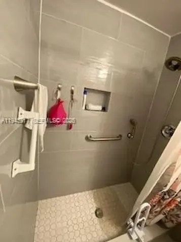 925 SW 11th Avenue Hallandale Beach FL 33009