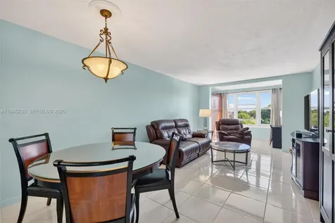 2801 Somerset Drive Lauderdale Lakes FL 33311