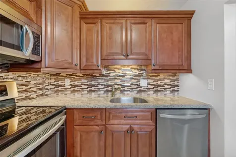 2801 Somerset Drive Lauderdale Lakes FL 33311