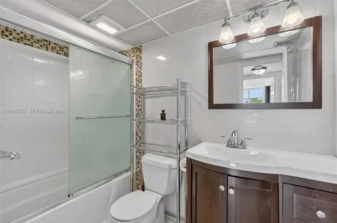 2801 Somerset Drive Lauderdale Lakes FL 33311