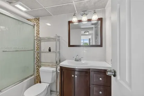 2801 Somerset Drive Lauderdale Lakes FL 33311