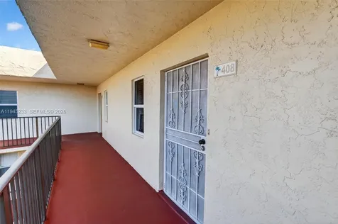 2801 Somerset Drive Lauderdale Lakes FL 33311