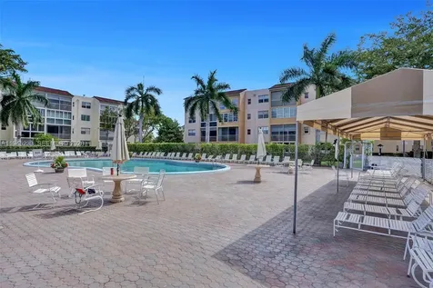 2801 Somerset Drive Lauderdale Lakes FL 33311