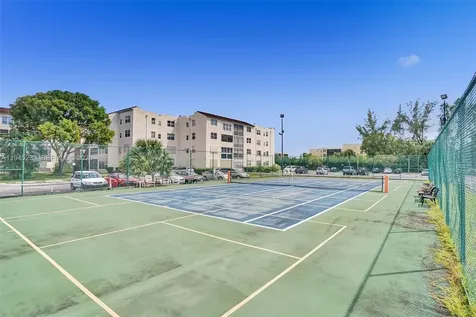 2801 Somerset Drive Lauderdale Lakes FL 33311