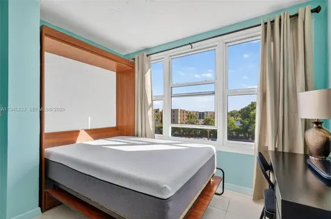 2801 Somerset Drive Lauderdale Lakes FL 33311