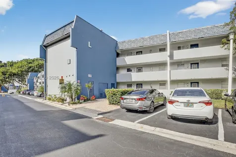 7897 Golf Cir Drive Margate FL 33063