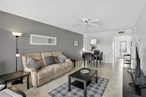 7897 Golf Cir Drive Margate FL 33063