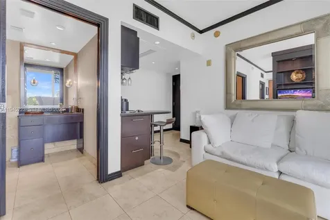 1437 Collins Avenue Miami Beach FL 33139