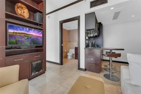 1437 Collins Avenue Miami Beach FL 33139