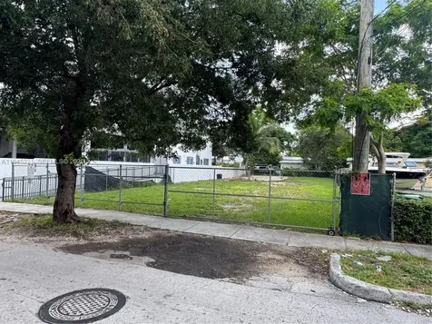 2720 SW 17th Street Miami FL 33145