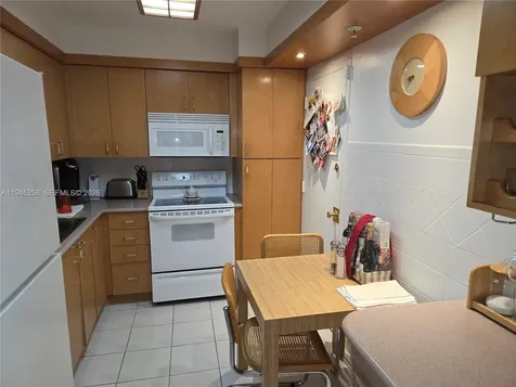 400 Kings Point Drive Sunny Isles Beach FL 33160