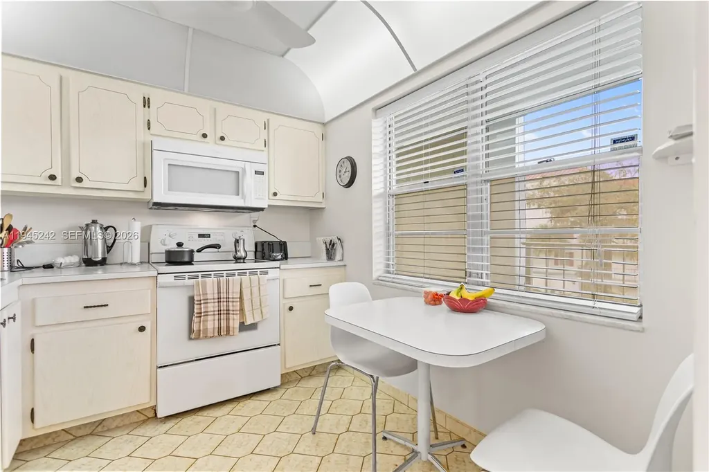 2998 NW 48th Terrace Lauderdale Lakes FL 33313