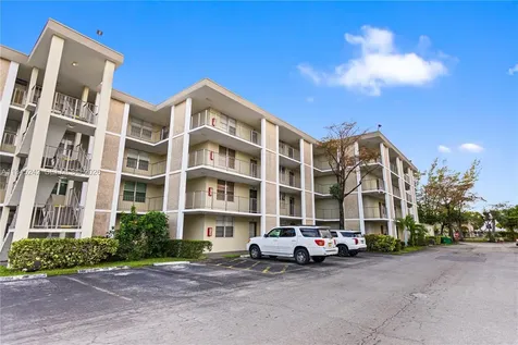 2998 NW 48th Terrace Lauderdale Lakes FL 33313
