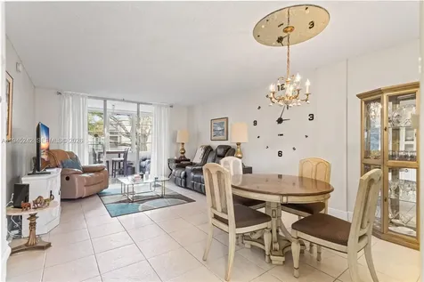 2998 NW 48th Terrace Lauderdale Lakes FL 33313