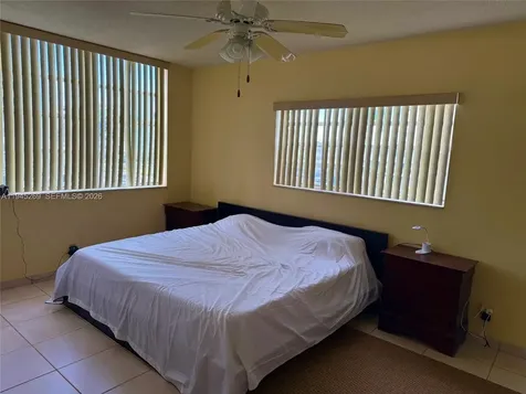 Hallandale Beach FL 33009