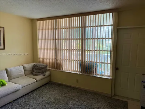 Hallandale Beach FL 33009