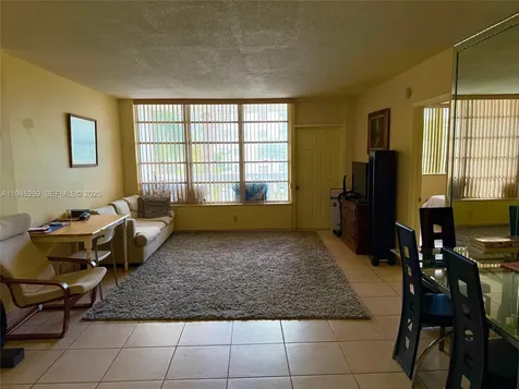 Hallandale Beach FL 33009