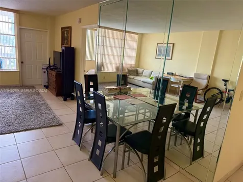 Hallandale Beach FL 33009