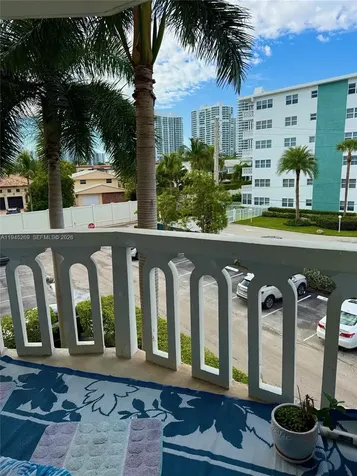 Hallandale Beach FL 33009