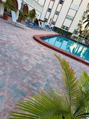 Hallandale Beach FL 33009