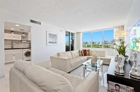 17890 W Dixie North Miami Beach FL 33160