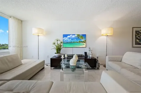 17890 W Dixie North Miami Beach FL 33160
