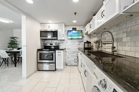17890 W Dixie North Miami Beach FL 33160