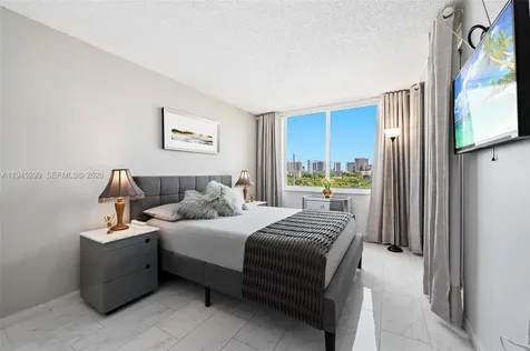 17890 W Dixie North Miami Beach FL 33160