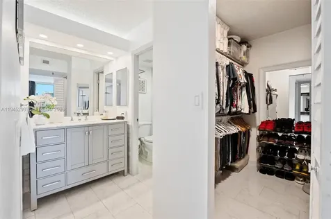 17890 W Dixie North Miami Beach FL 33160