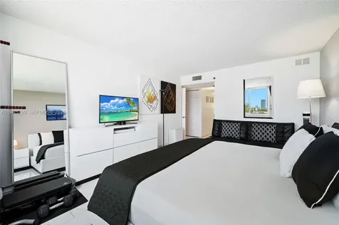 17890 W Dixie North Miami Beach FL 33160