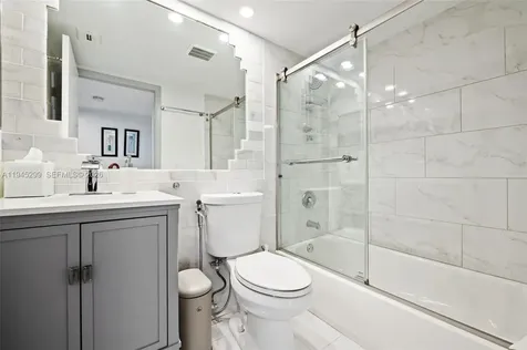 17890 W Dixie North Miami Beach FL 33160