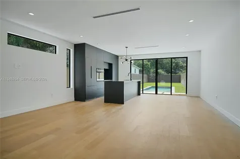 355 NW 50th Street Miami FL 33127