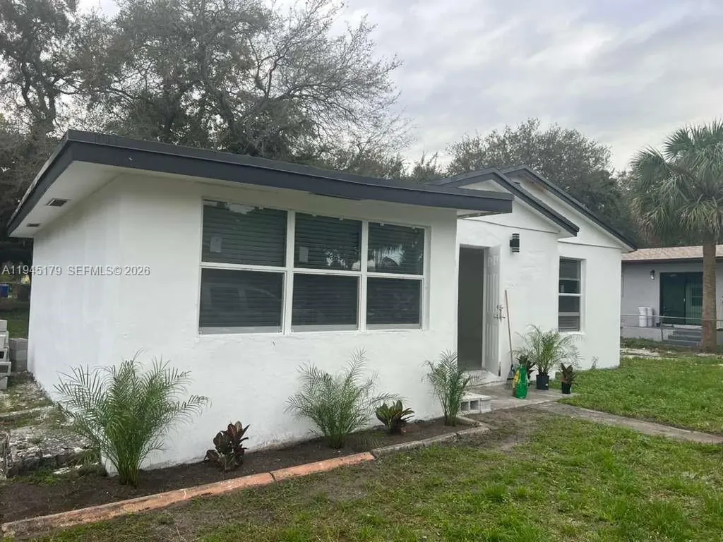 2850 NW 7th Street Fort Lauderdale FL 33311