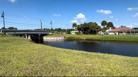 401 Rotonda Creek Port Charlotte FL 33947
