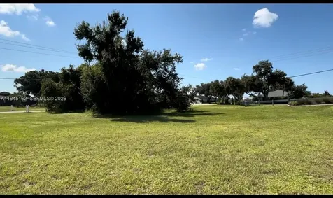 401 Rotonda Creek Port Charlotte FL 33947