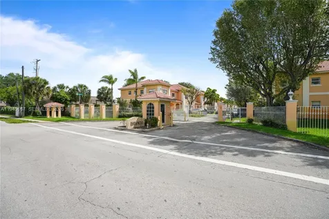 501 Talia Circle Palm Springs FL 33461