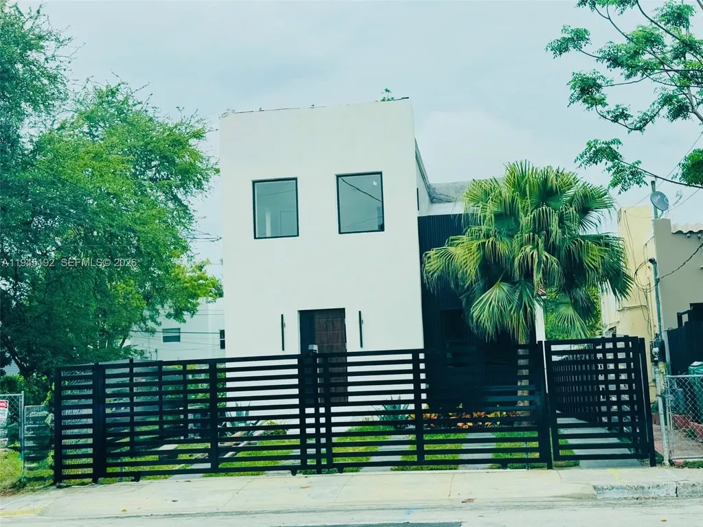 905 SW 13th Court Miami FL 33135