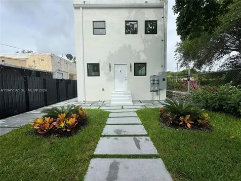 905 SW 13th Court Miami FL 33135