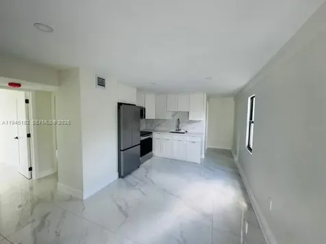 905 SW 13th Court Miami FL 33135