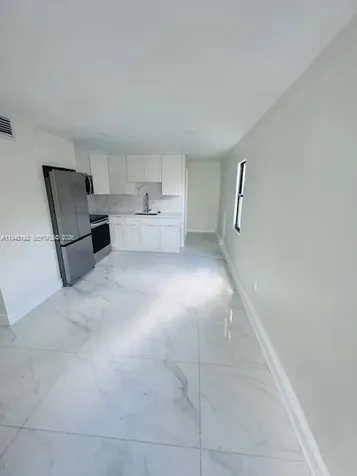 905 SW 13th Court Miami FL 33135