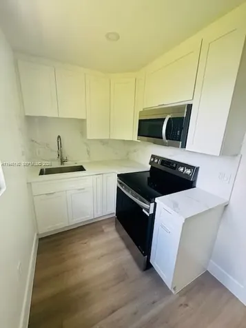 905 SW 13th Court Miami FL 33135