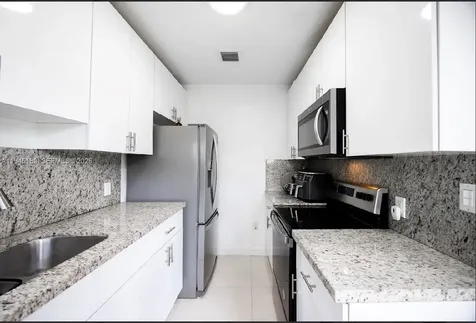 3135 NW 18th Street Miami FL 33125